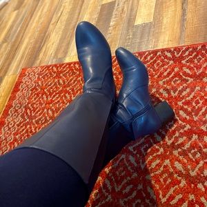 New in Box• Blue WenWear Boots